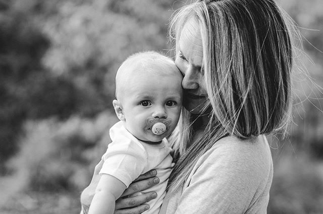 Finishing up photos for these amazing humans today! Matt and Mikaela were my very first portrait clients! I took their engagement photos and now they have a kiddo! Time flies. Thanks for trusting me, once again, to capture your memories. 🥰 #carraonealphotography #familyphotography #portraitphotography #cutiepie