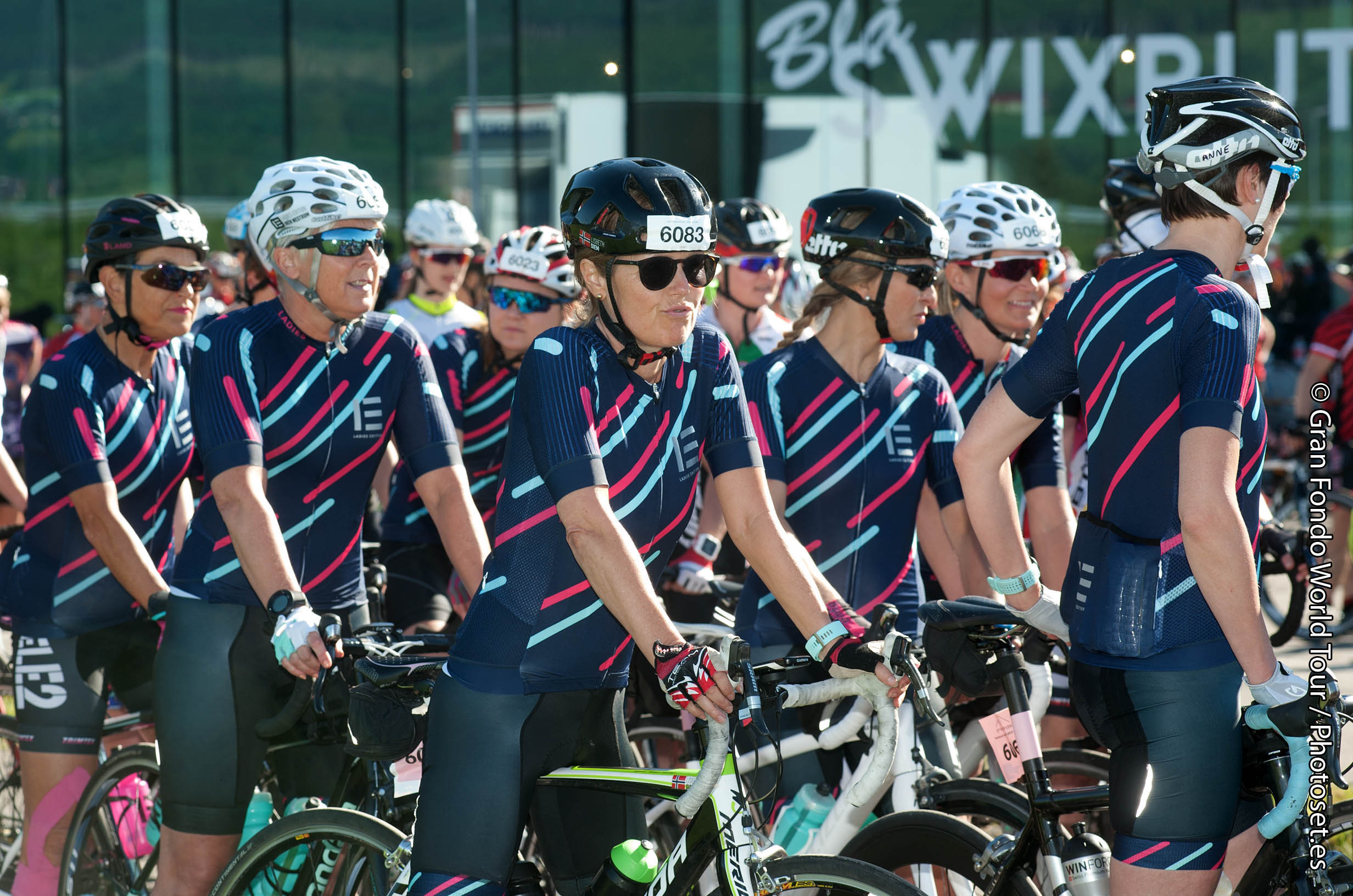Photo credits: Gran Fondo World Series. Tatt før start på Swix Concept Store, Lillehammer.