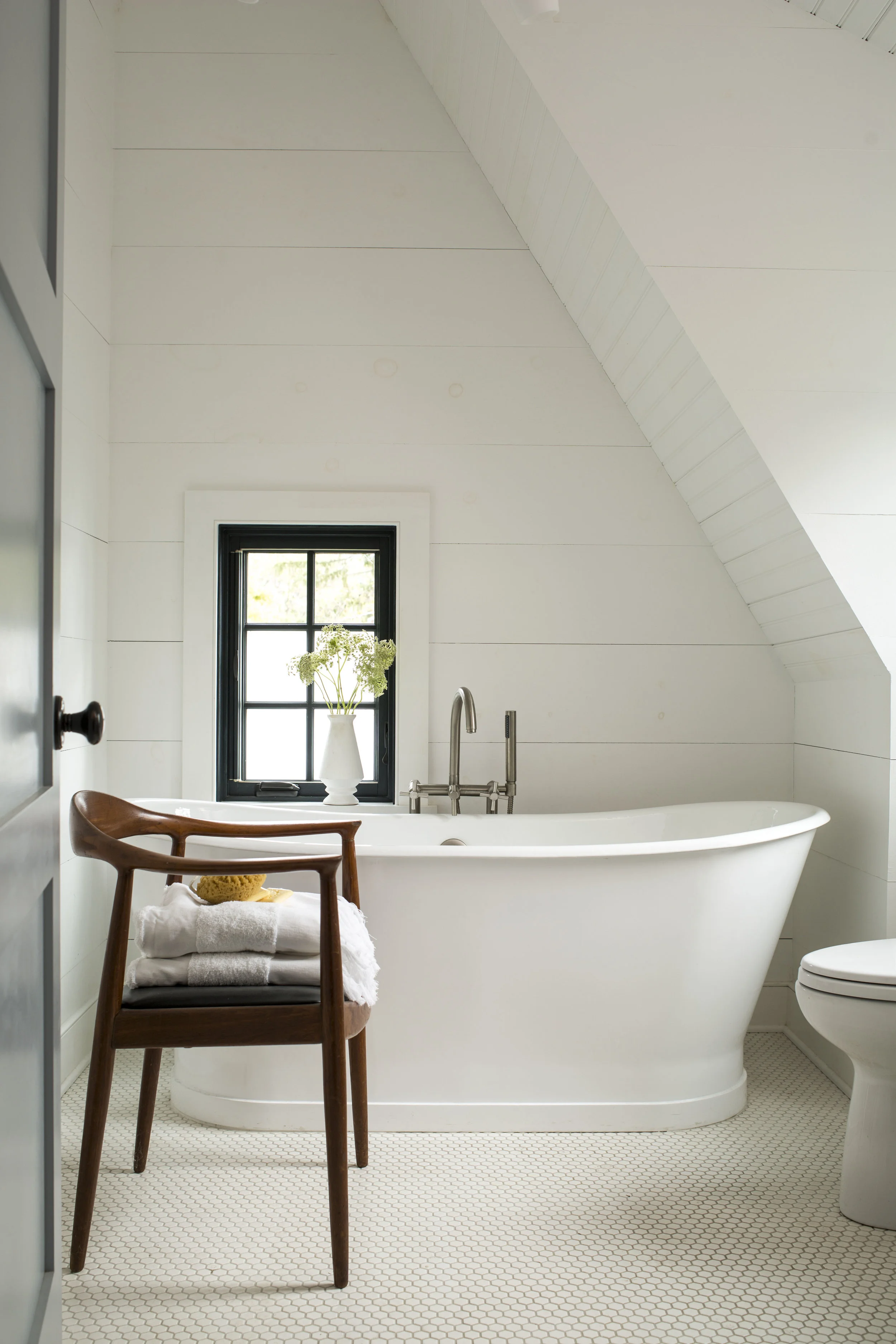 B_Gray_Tub_2522.jpg