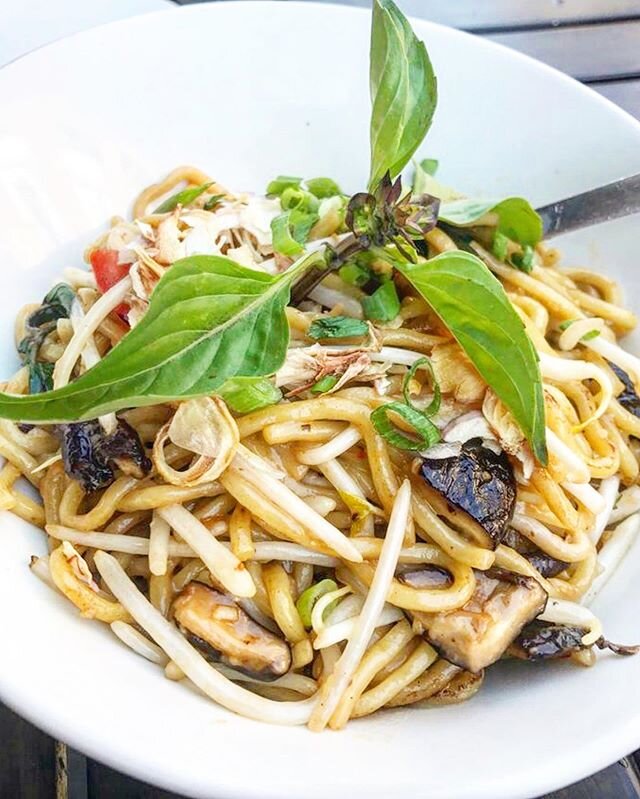 Dig in to some of our signature noodles tonight! We&rsquo;re open from 12pm-8pm for take out 😋
(408) 246-6320
&mdash;
📸 Wok fired garlic noodles-Thai basil, black pepper, bok choy, shiitake, oyster sauce, scallion, shallot and bean-sprouts.