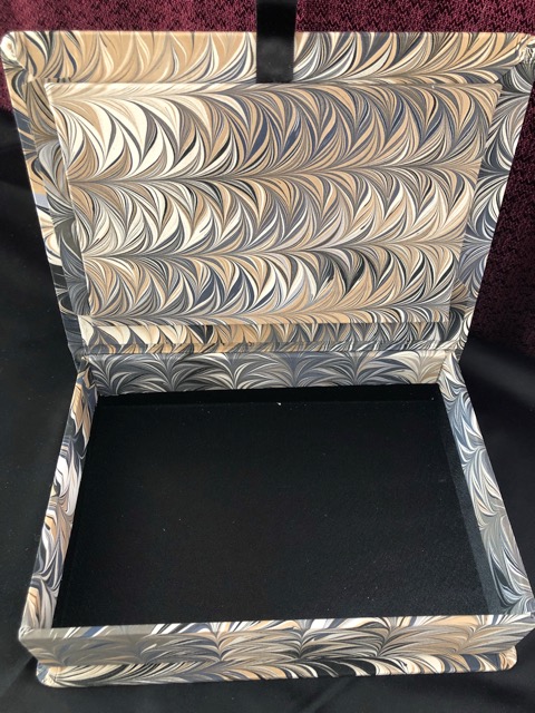 Accardi Clam Shell Box 1.jpeg