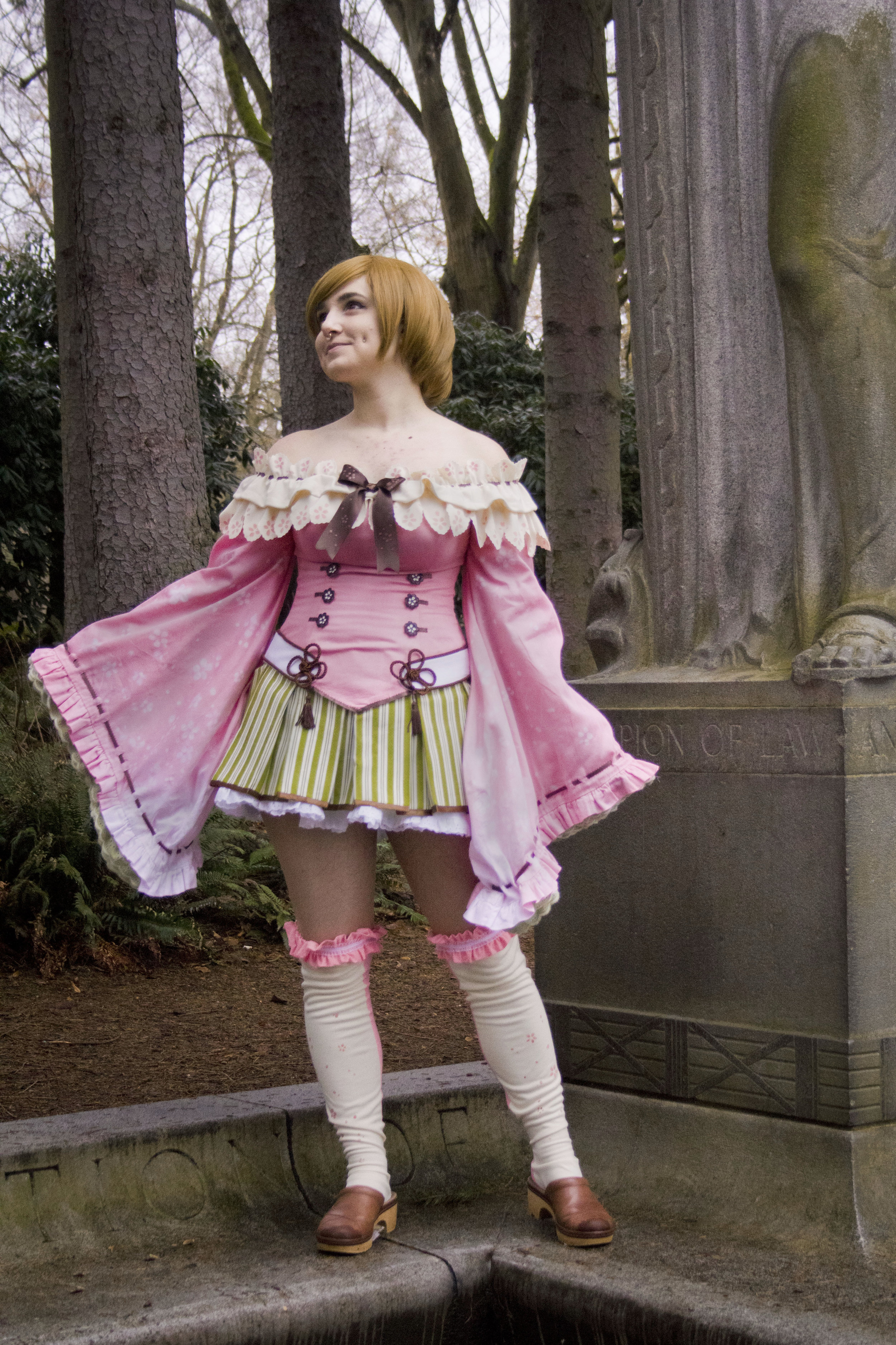  Character: Hanayo Koizumi (March UR) Series: Love Live: School Idol Festival Photographer: Keegan Wreden Won award for Best Workmanship in the Novice Division at Anime Los Angeles Cosplay Contest Winter 2016 