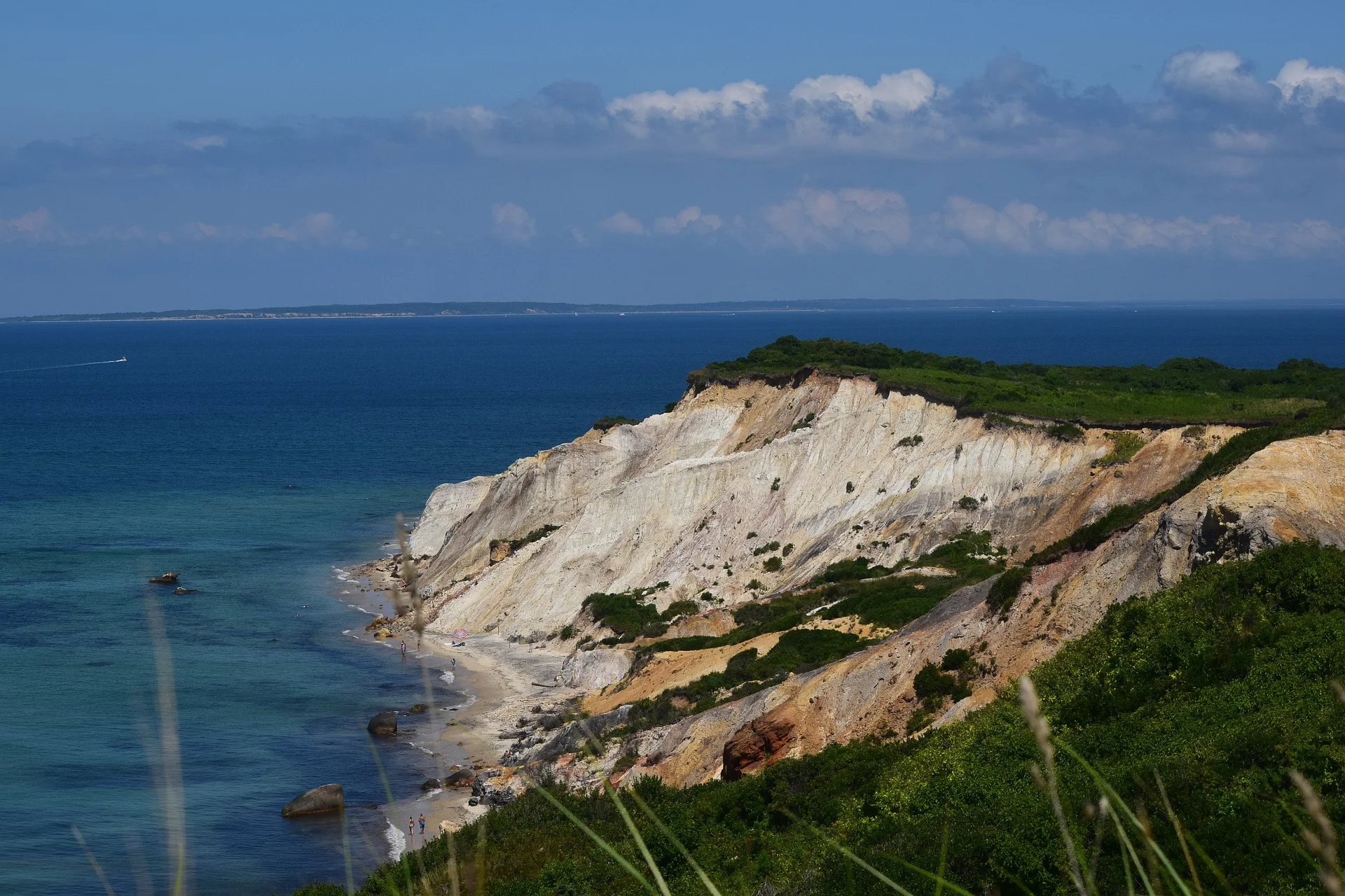 clay-cliffs-4300545_1920.jpg