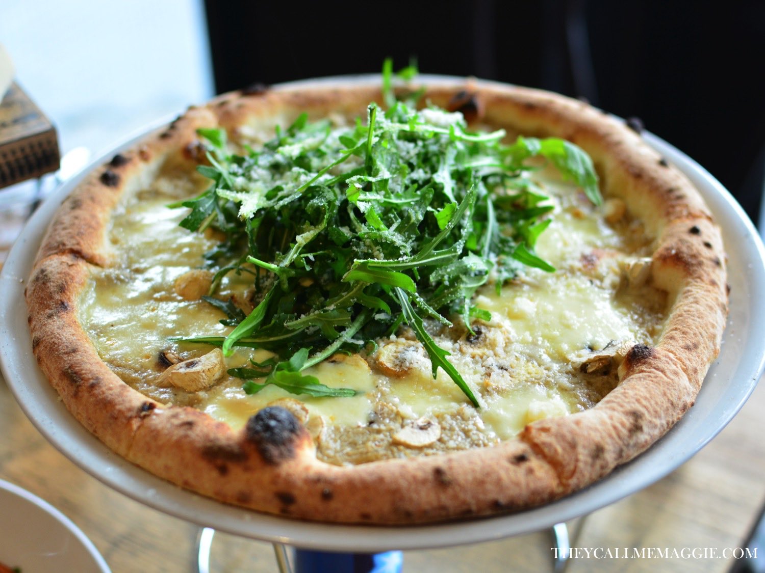  Tartufata pizza - with mushrooms and truffle oil.&nbsp; 