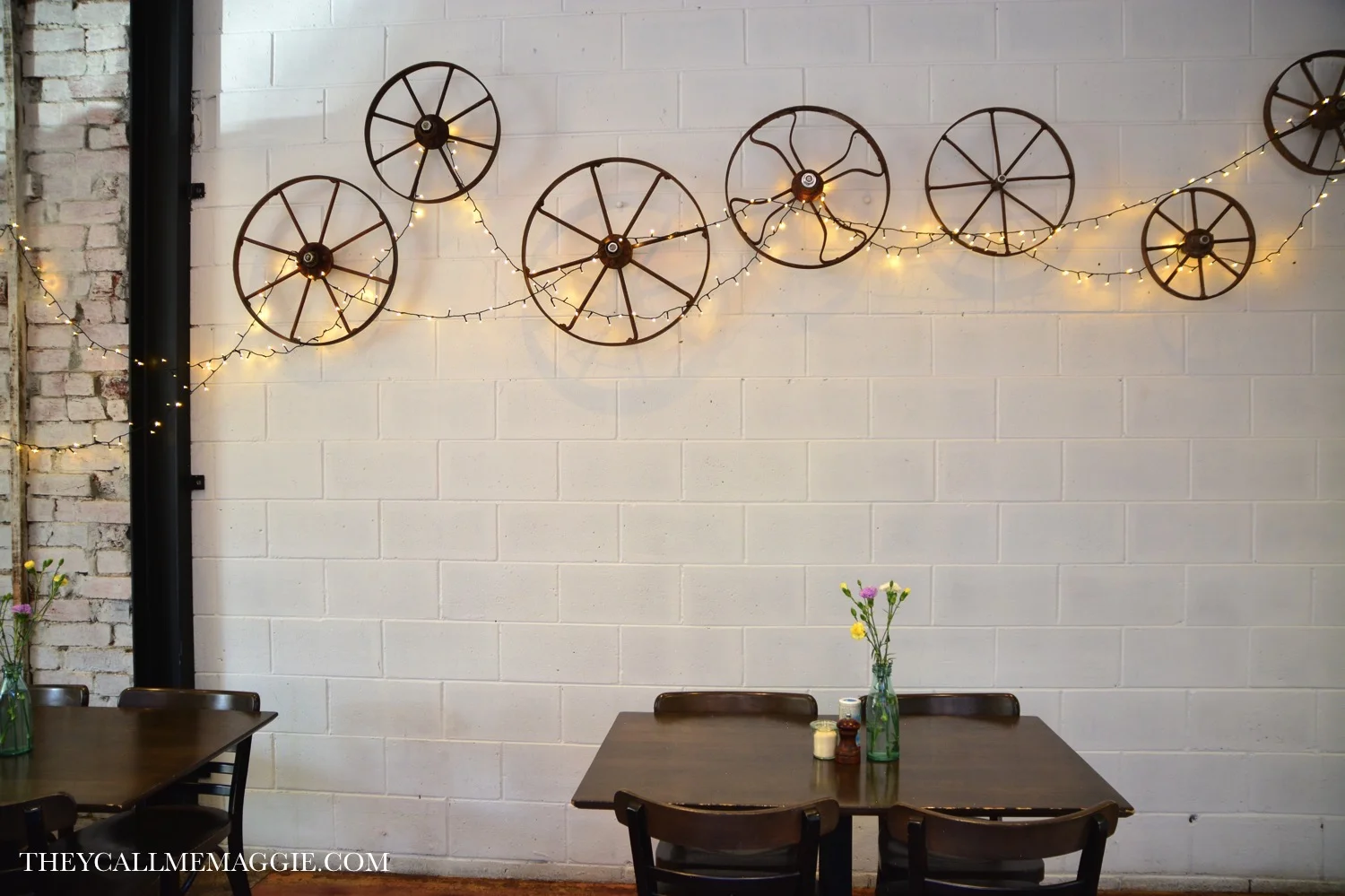 cute-cafe-interior.jpg
