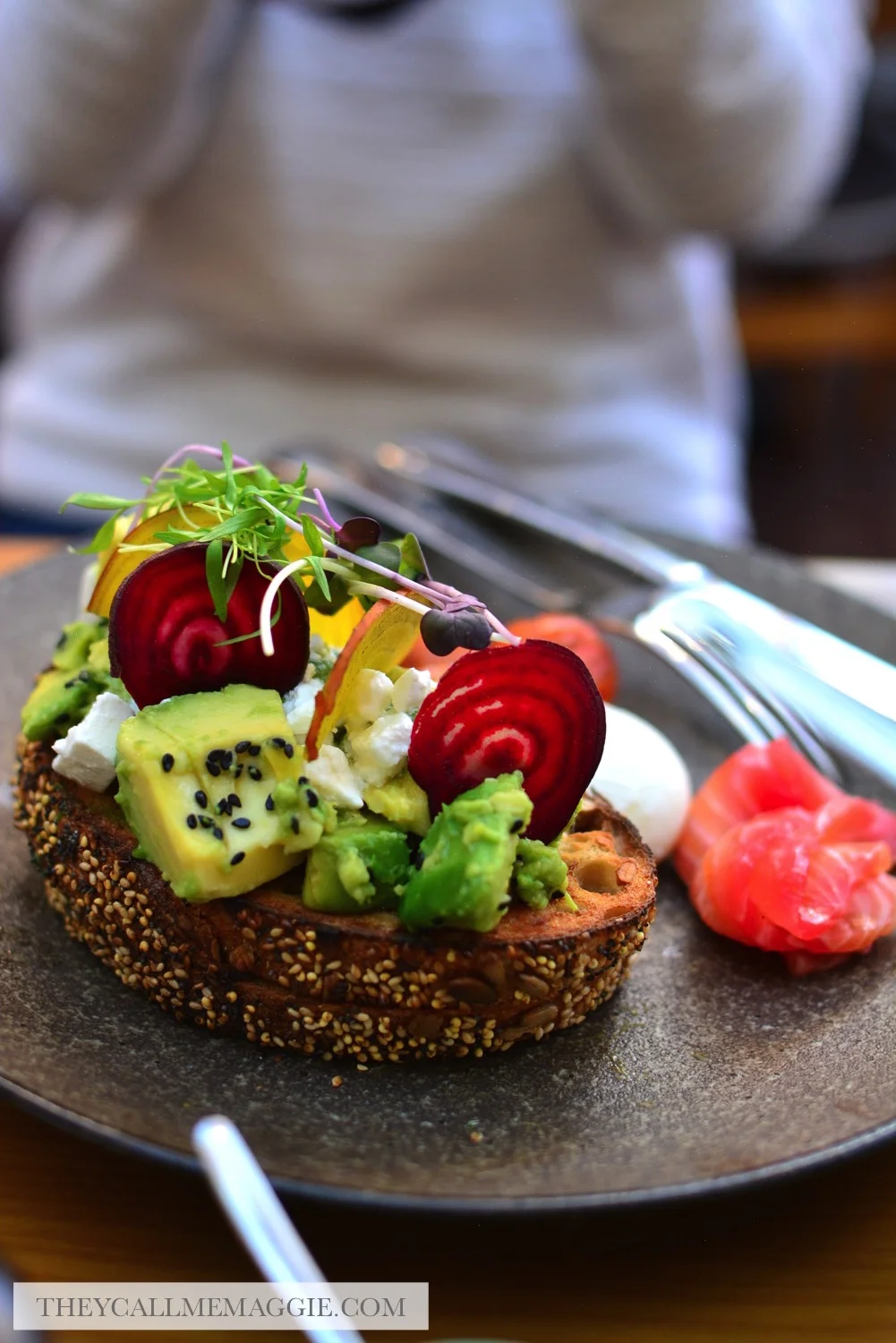 smashed-avo-beetroot.jpg