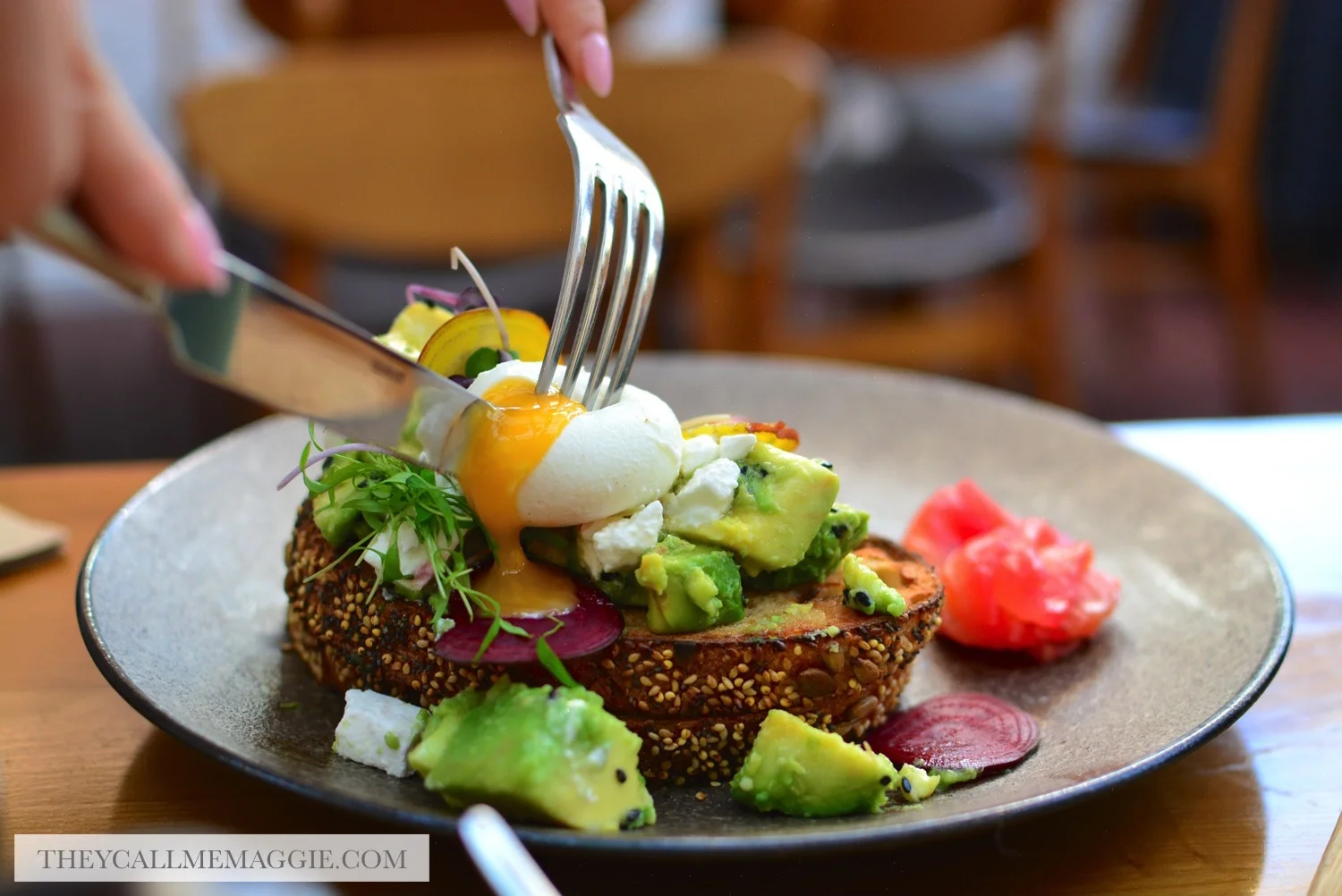 smashed-avo-egg-yolk.jpg