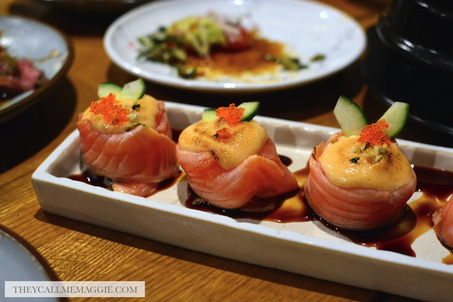 salmon-sushi-roll.jpg