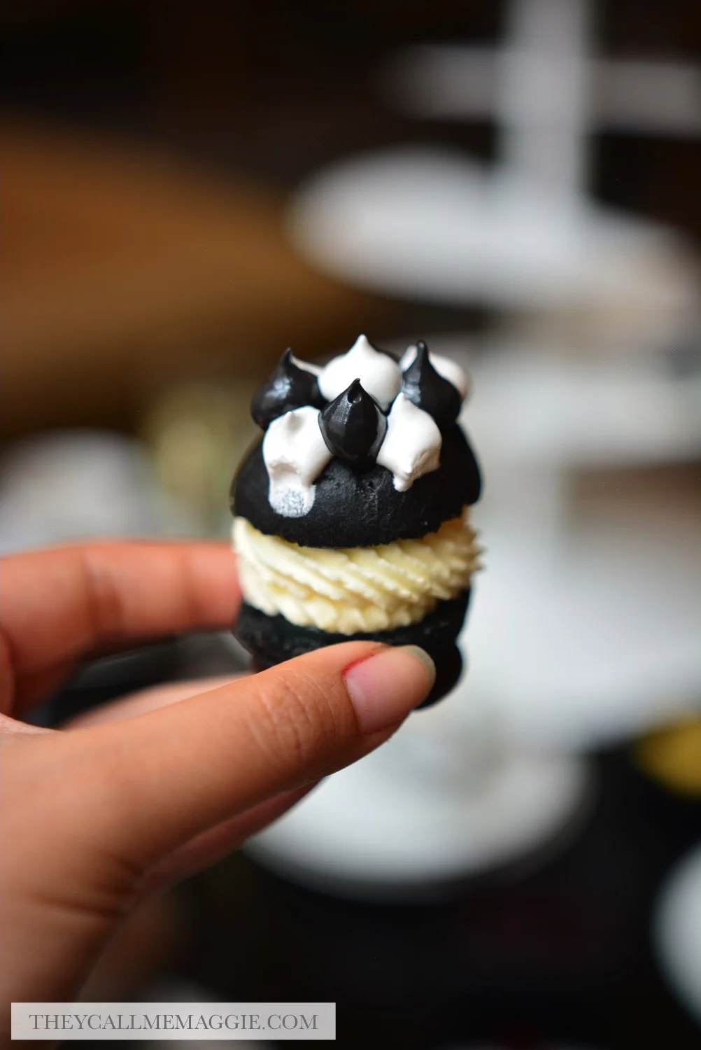 charcoal-eclair.jpg