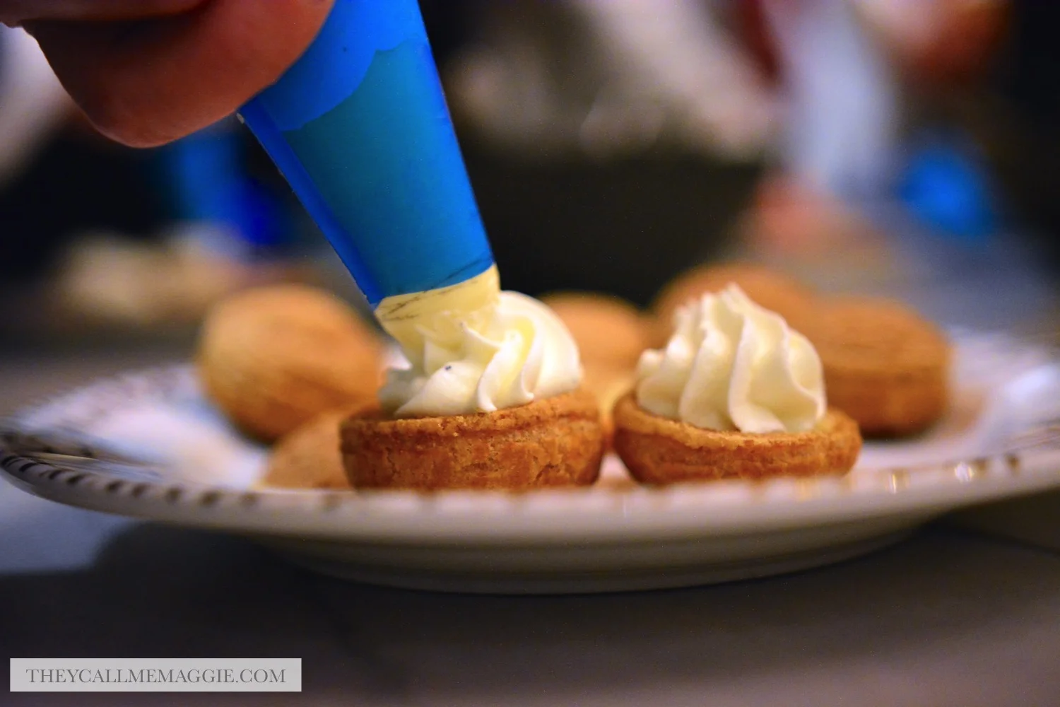 piping-on-choux.jpg