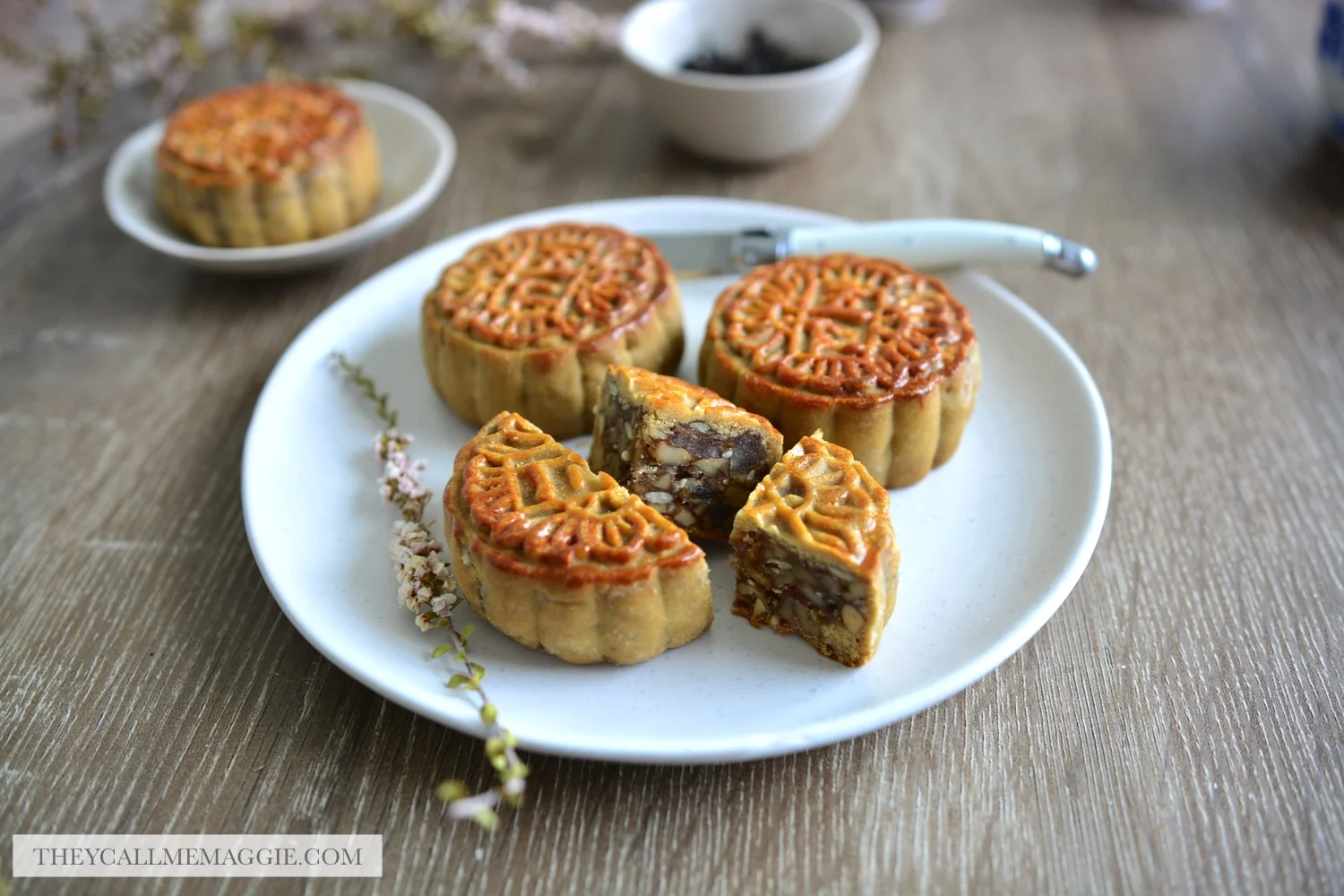 sliced-mooncakes.jpg