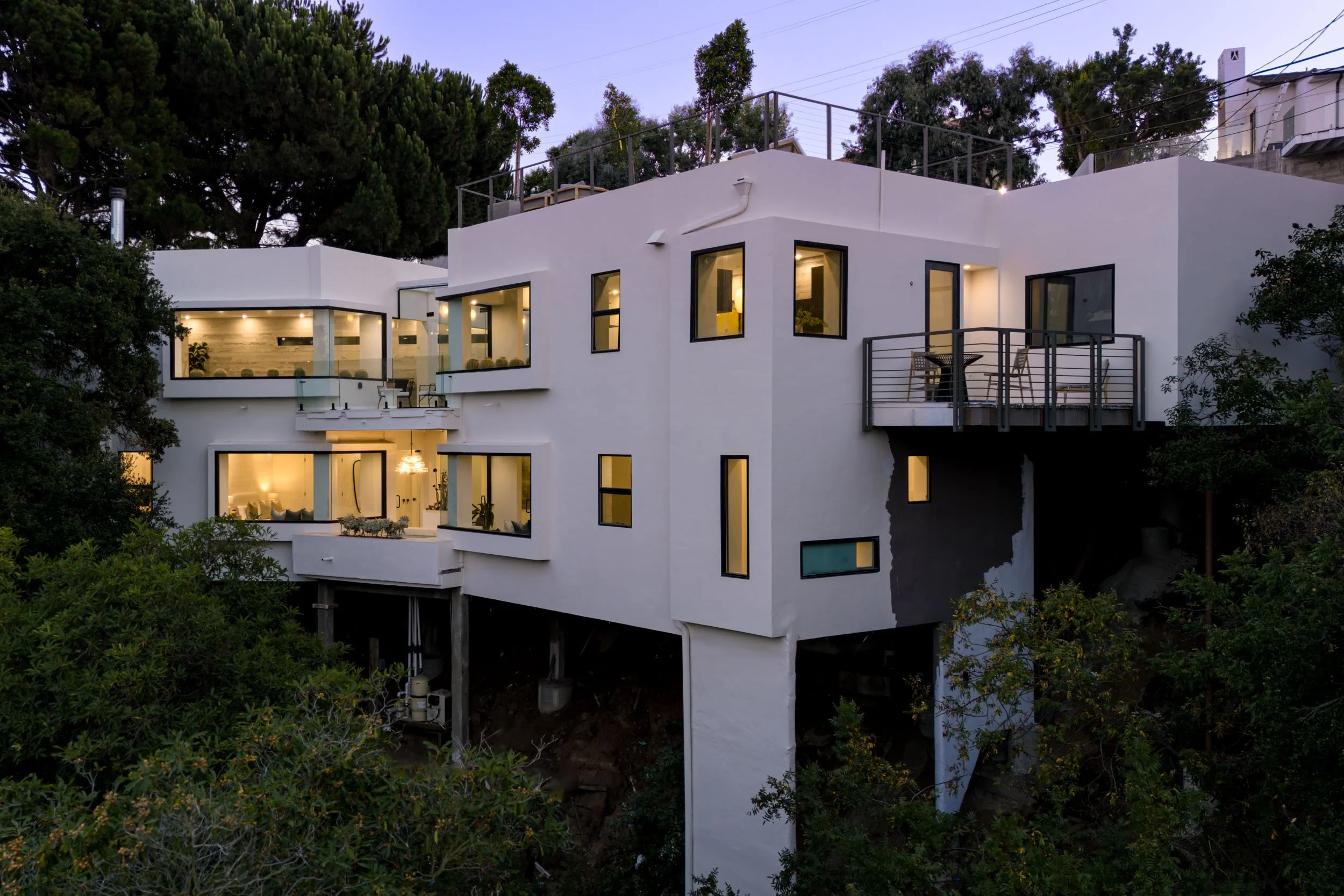 8896 Lookout Mountain Ave-67.jpg