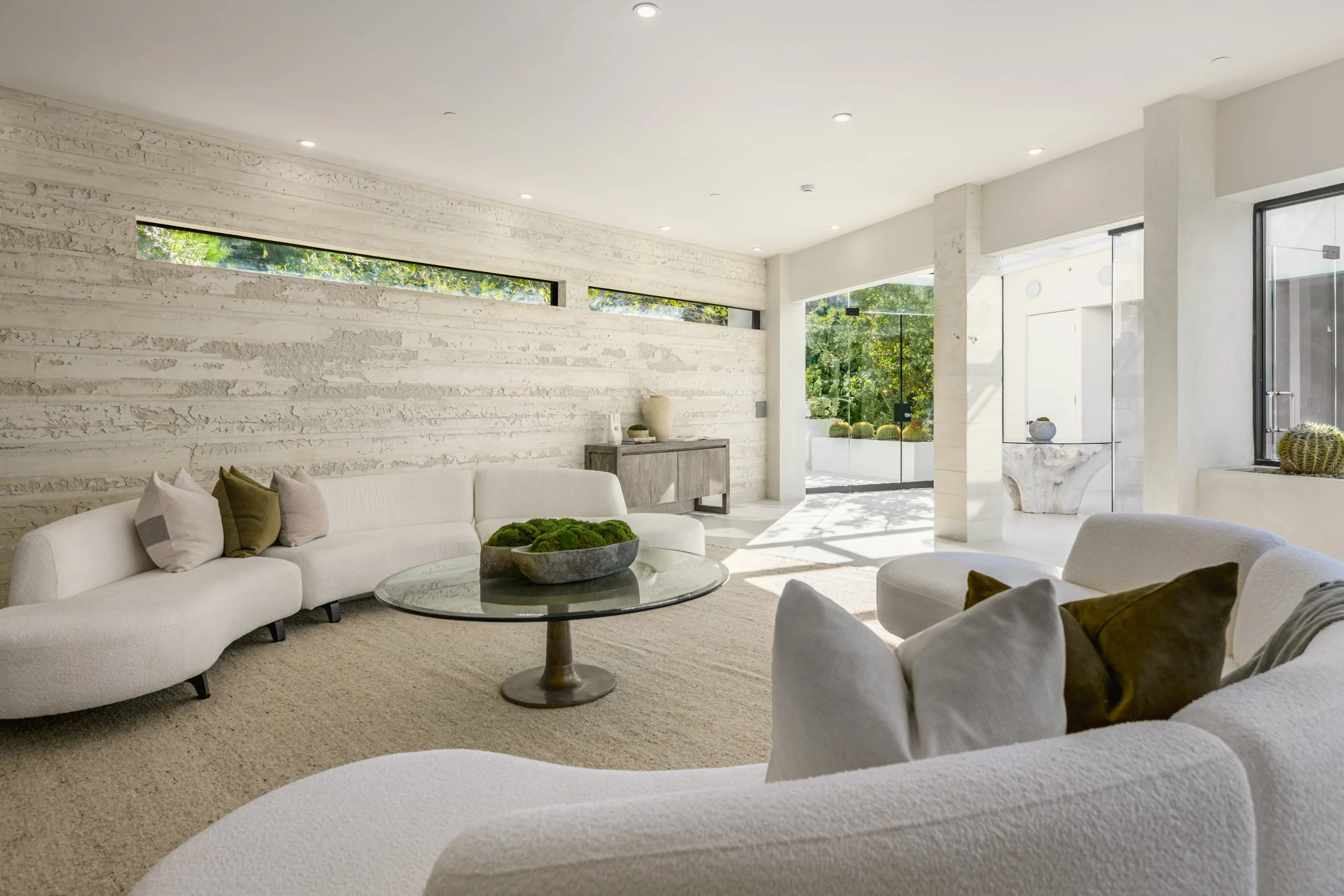 8896 Lookout Mountain Ave-8.jpg