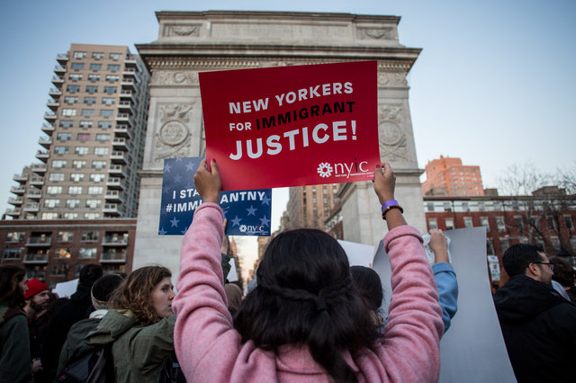 0e7489f65012617antitrumprally1-jpg-mobile.jpeg