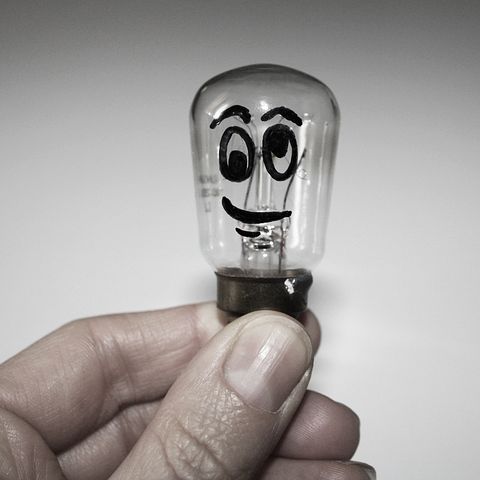 light-bulb-1745913__480.jpg