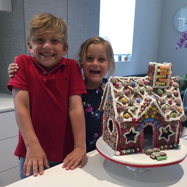 I hope you are all enjoying your holidays! Baking and decorating the annual gingerbread house is one of our family's favorite holiday activities. What are your holiday traditions? We usually share our finished house on NYE with all our friends kids a