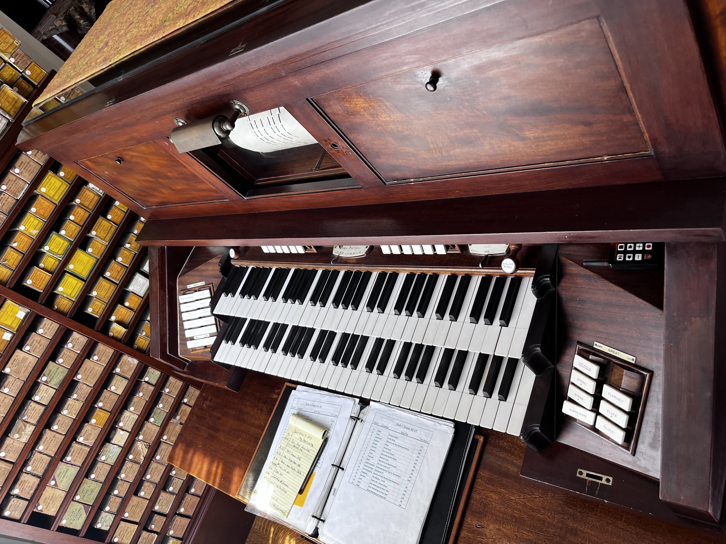 Lincoln famliy home organ BB Studio.JPG