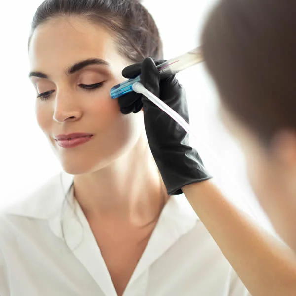 Hydrafacial_treatment_72dpi.jpg