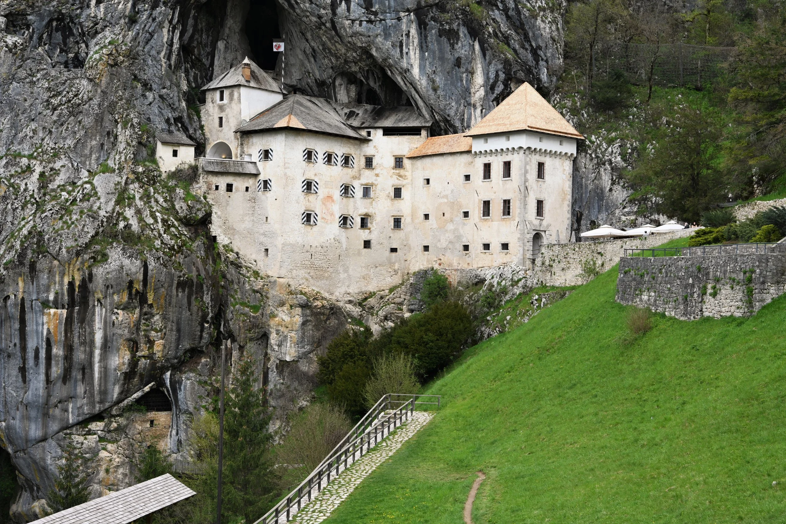 R. Watroba - Predjama Castle.jpg