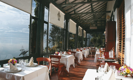 CASA SAN ISIDRO Paseo Bolivar | Cerro De Monserrate, Bogotá, Colombia Telefono: +57 1 2819309 www.restaurantecasasanisidro.com/ reservas@restaurantecasasanisidro.com