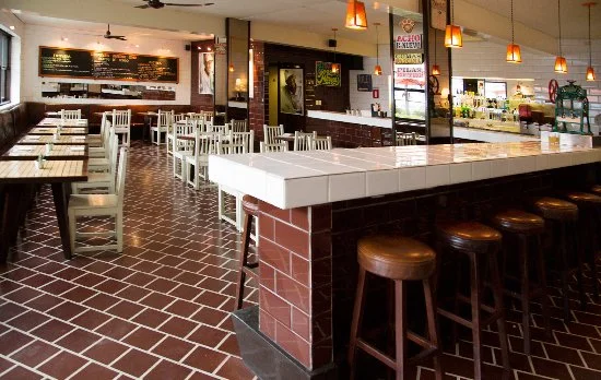 LA 73 PARADERO GOURMET Av. El Sol Oeste 175, Barranco, Lima, Perú Telefono: +51 1 2470780 www.facebook.com/La-73-de-Barranco-14084227251/ info@restaurantela73.com