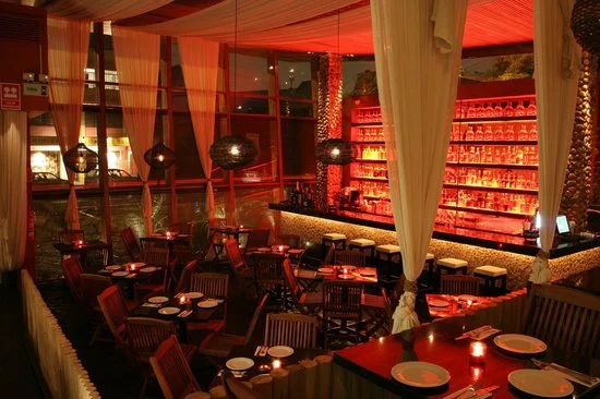 BRAVO RESTOBAR Av. Conquistadores 1005, San Isidro. Lima, Perú Telefono: +51 1 2215700 www.bravorestobar.com/ reservas@bravorestobar.com