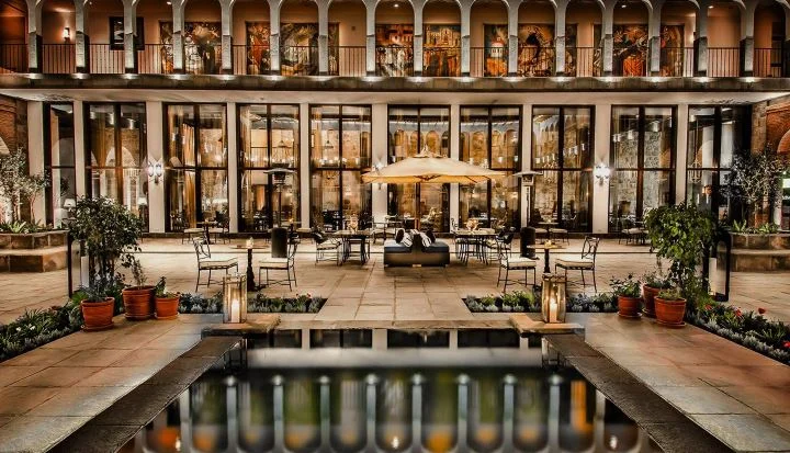 PIRQA RESTAURANTE Esquina De La Calle Ruinas 432 y San Agustin. JW Marriott El Convento Cusco, Perú Telefono: +51 84 582200 www.marriott.com/hotels/hotel-information/restaurant/cuzmc-jw-marriott-el-convento-cusco/