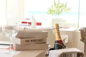 THE WHITE BOX Hotel Grand Oasis Cancun, Km. 16. 5, Blvd. Kukulcan, Cancún, México www.oasishotels.com