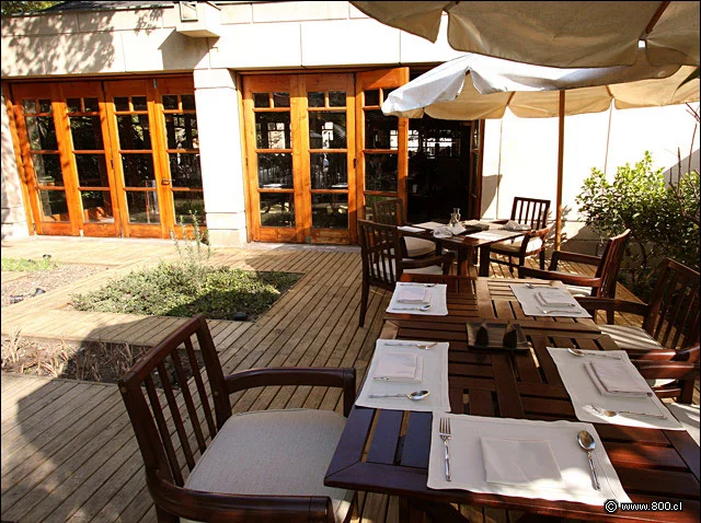 ANAKENA Av kennedy 4601 - las condes, Santiago, Chile. Telefono: +56 2 2950 3179 www.anakenathaimarket.cl