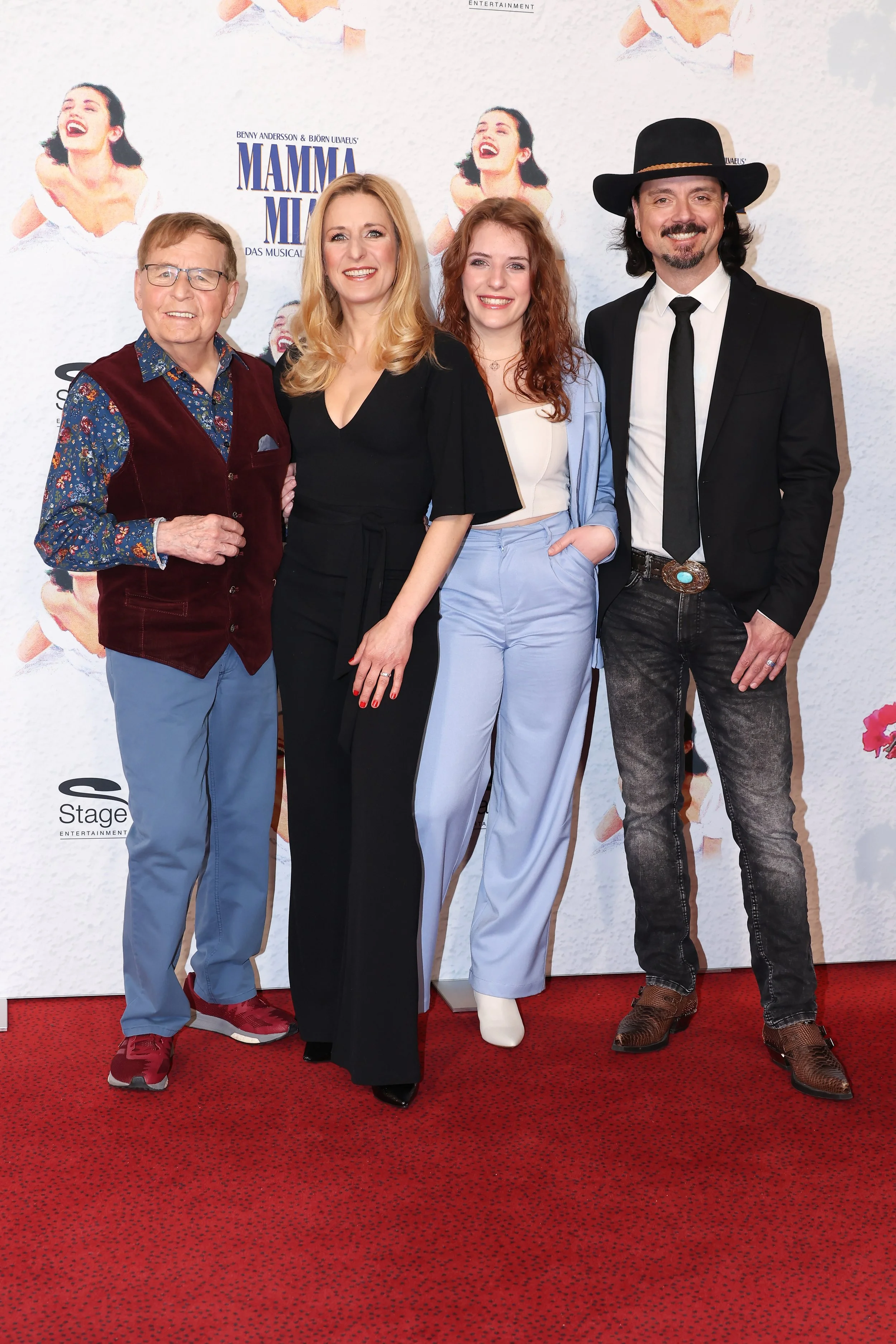 mmacm_SE_MammaMia_StefanieHertel_mit_Familie.JPG