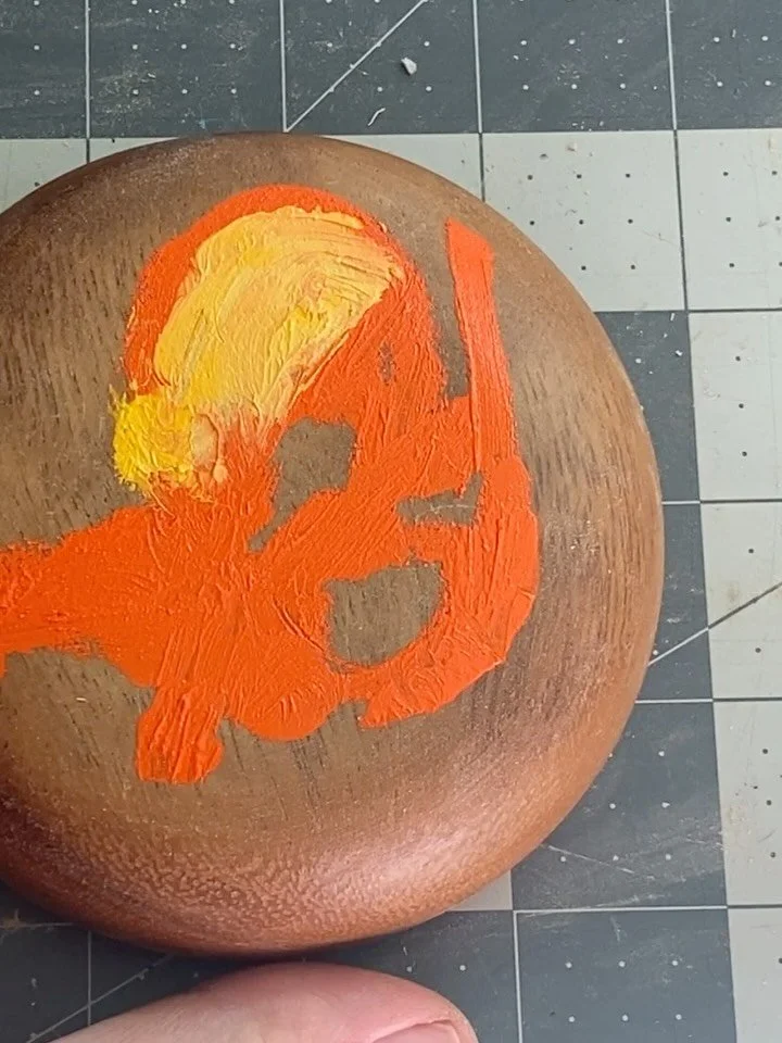 I never have a plan when I start to draw.  What comes out is always a surprise.  But one thing I do know, oil sticks are fun. 

#oilsticks #drawing #folkart #floridaartist #sennelier #rfoilsticks