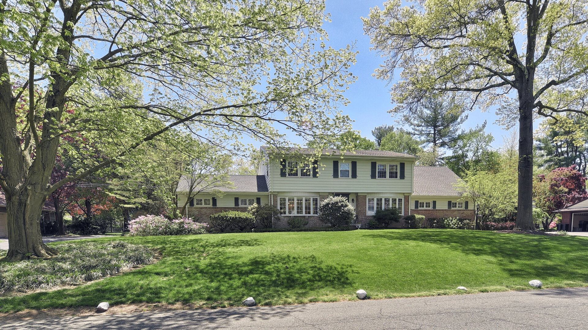 ELLIS PLACE, WYCKOFF