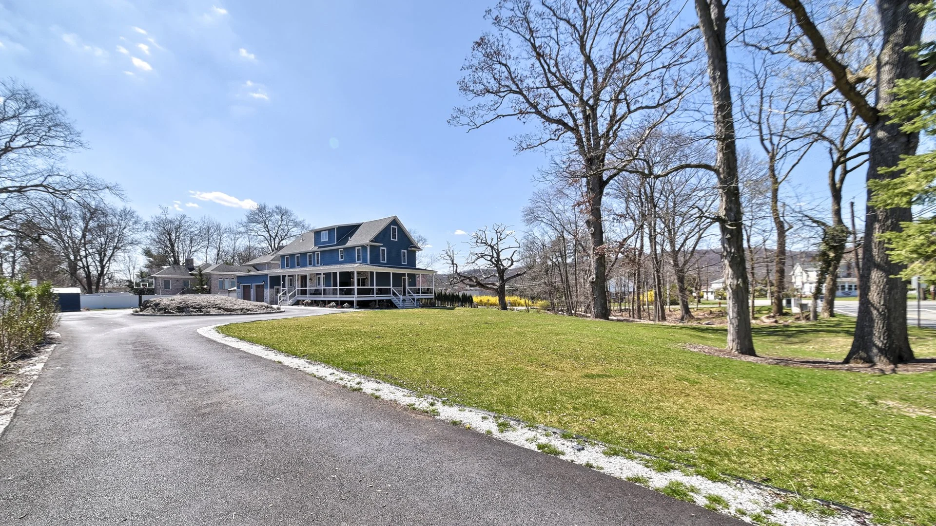 31. Front-amp-Side.jpg