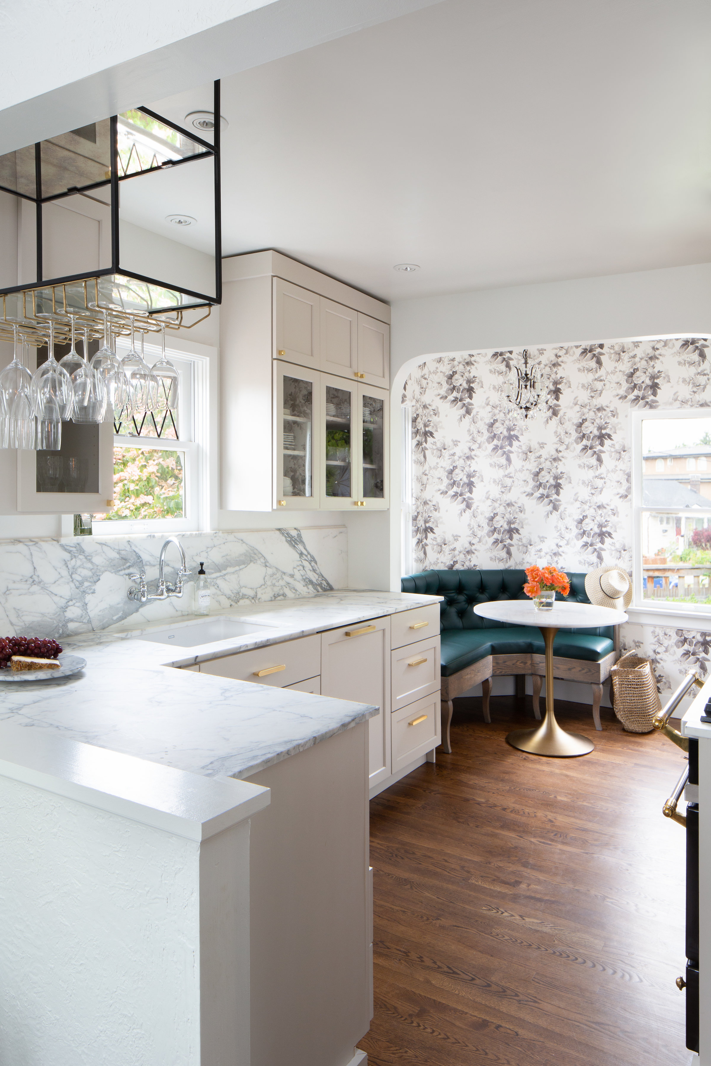 DistinctiveKitchensViewfromlivingintokitchendiningnook.jpg