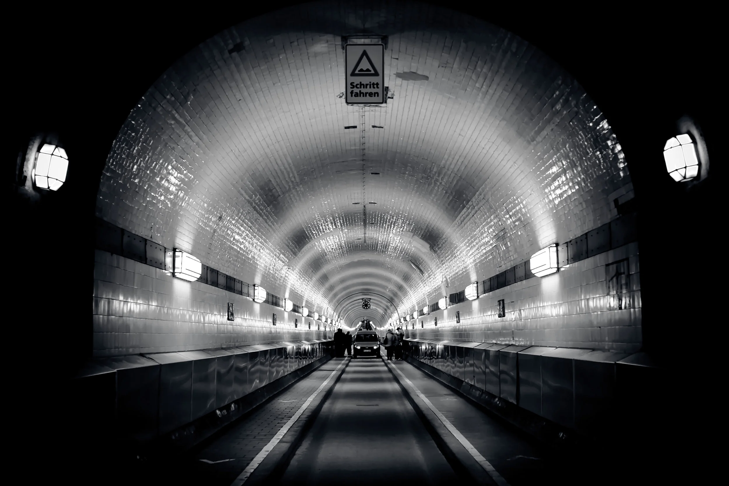 HamburgTunnel.jpg