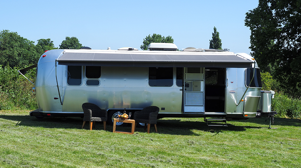 Airstream Facilities AF7 full front awning exterior.jpg