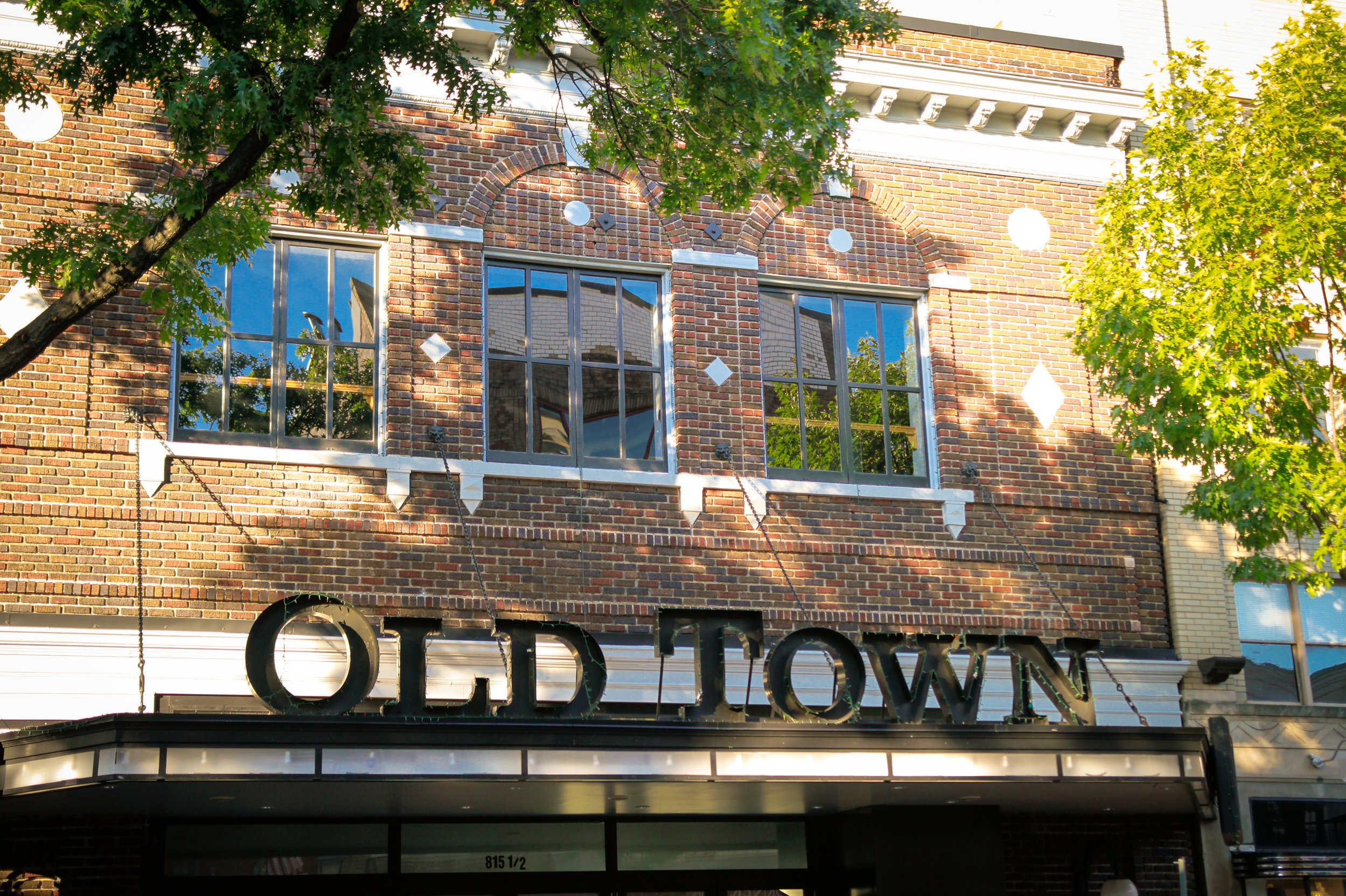 Old Town Alexandria, Virginia | Maral Noori Photography | Fall Travel Blogger and Lifestyle Photographer