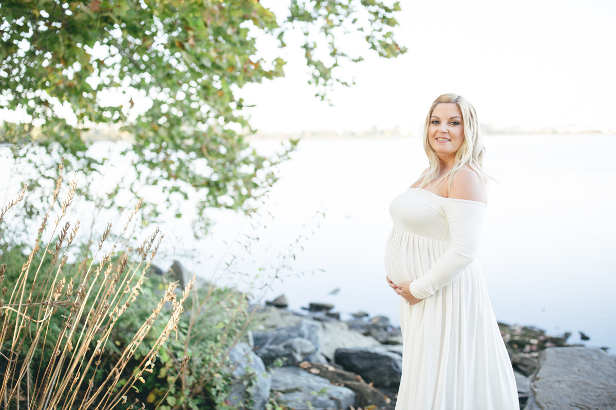 Alexandria Maternity Photographer | Maral Noori Photography | Fall Belle Haven Park