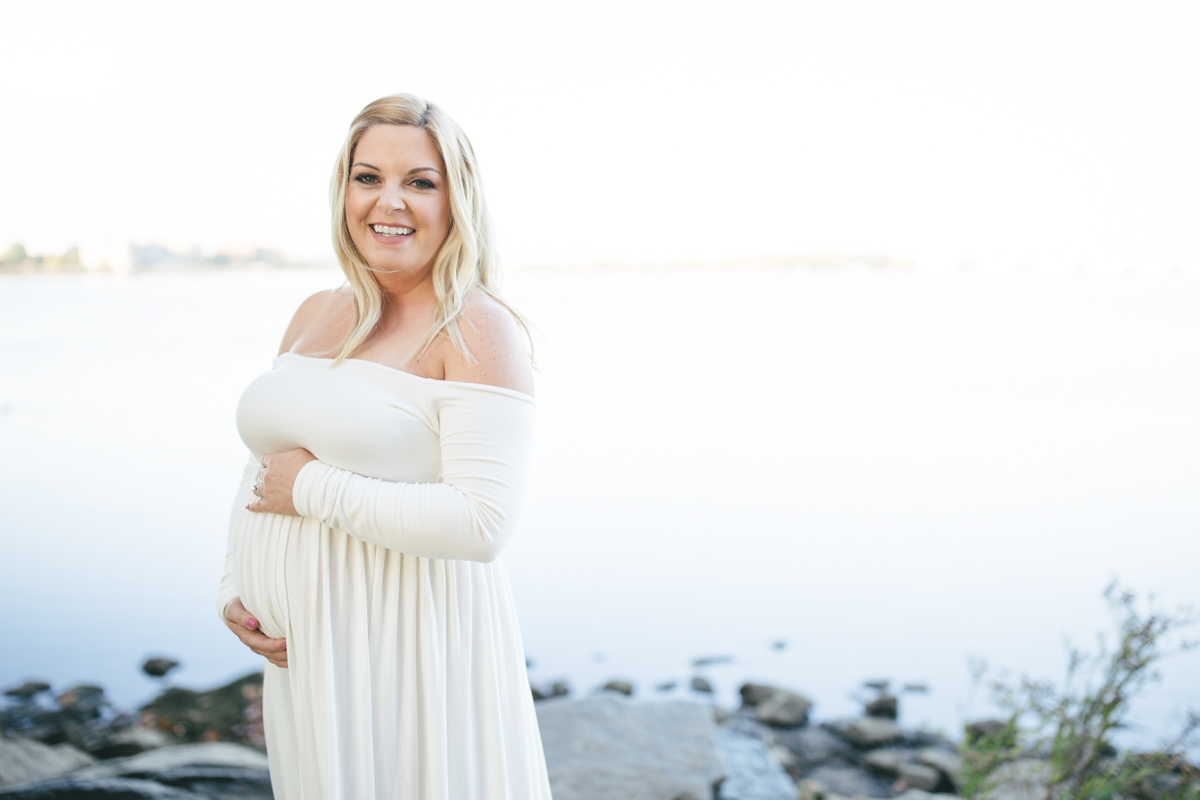 Alexandria Maternity Photographer | Maral Noori Photography | Fall Belle Haven Park