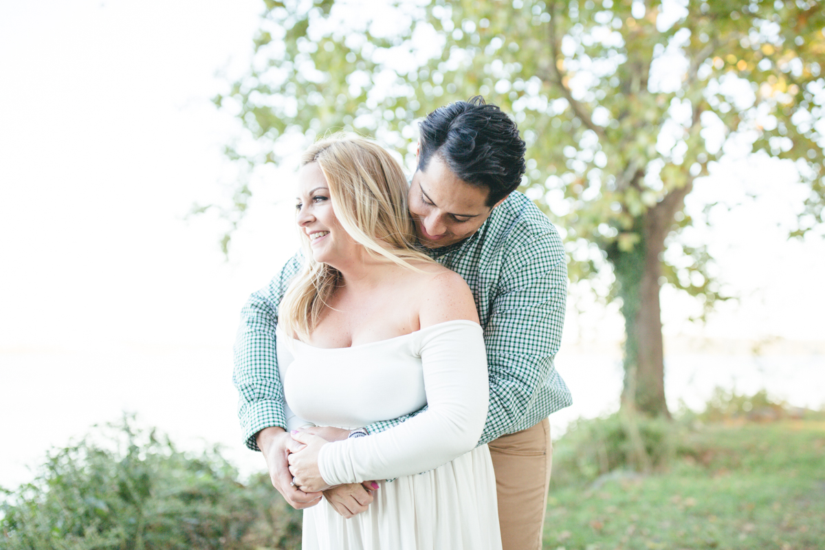 Alexandria Maternity Photographer | Maral Noori Photography | Fall Belle Haven Park