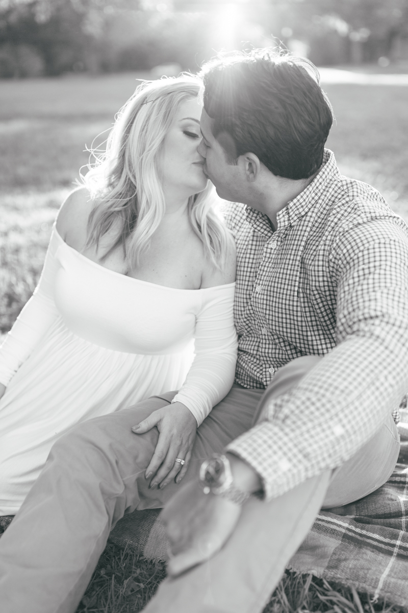 Alexandria Maternity Photographer | Maral Noori Photography | Fall Belle Haven Park