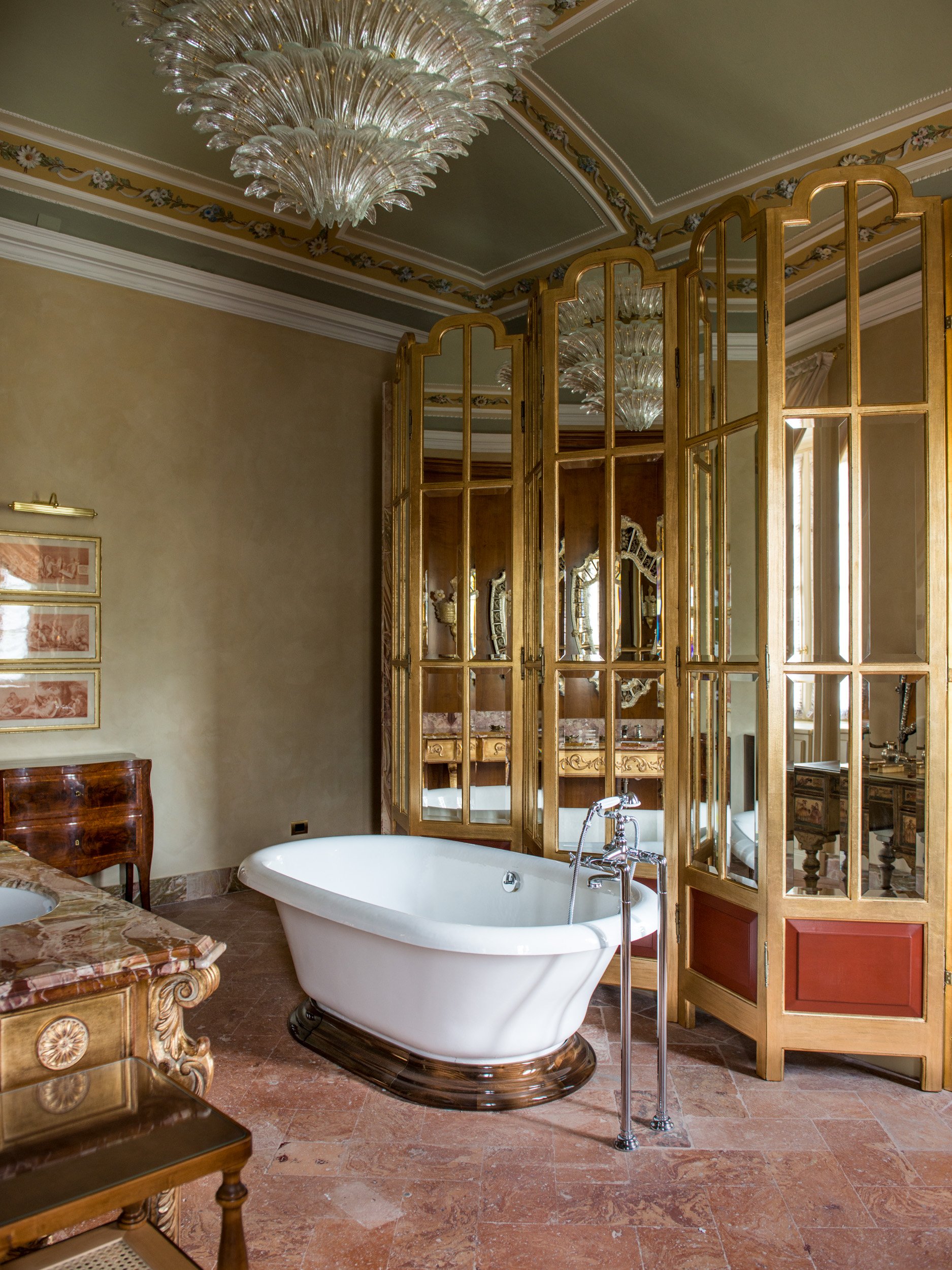 Passalacqua-66-Suite-Bellini-in-the-Villa-with-lake-view-bathroom-©-Ricky-Monti.jpg