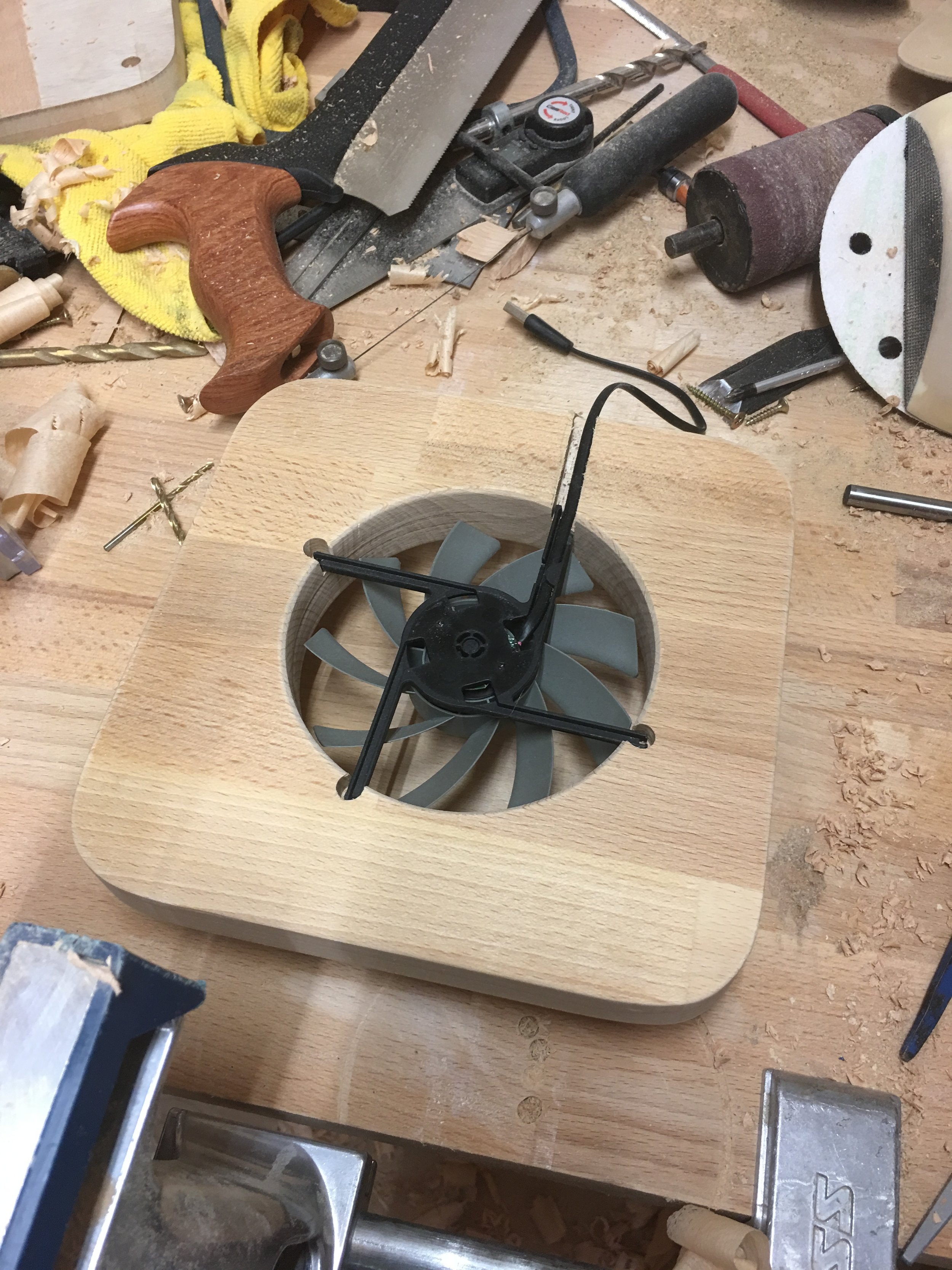 Cutting the recesses.