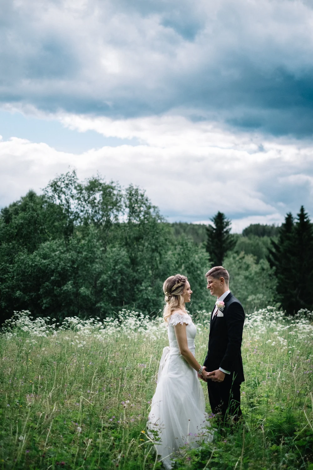      

 
   En dag i början av juli gifte sig Erica och Anton. Här kommer ett bildregn: 
 






















    










































  

    
  
     

      

      
         
          
        
        

        
       