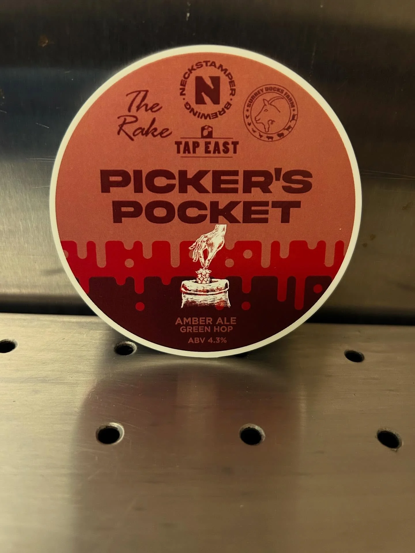 Autumn drinks - check out our  Green Hop - Amber Ale at the taproom from 2pm. 
#taproom #eastlondon #argallavenue #greenhop #leyton #argallavenue