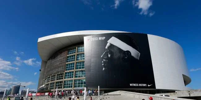 enormous-nike-ad-reminds-us-that-lebron-james-is-the-face-of-the-nba.jpg