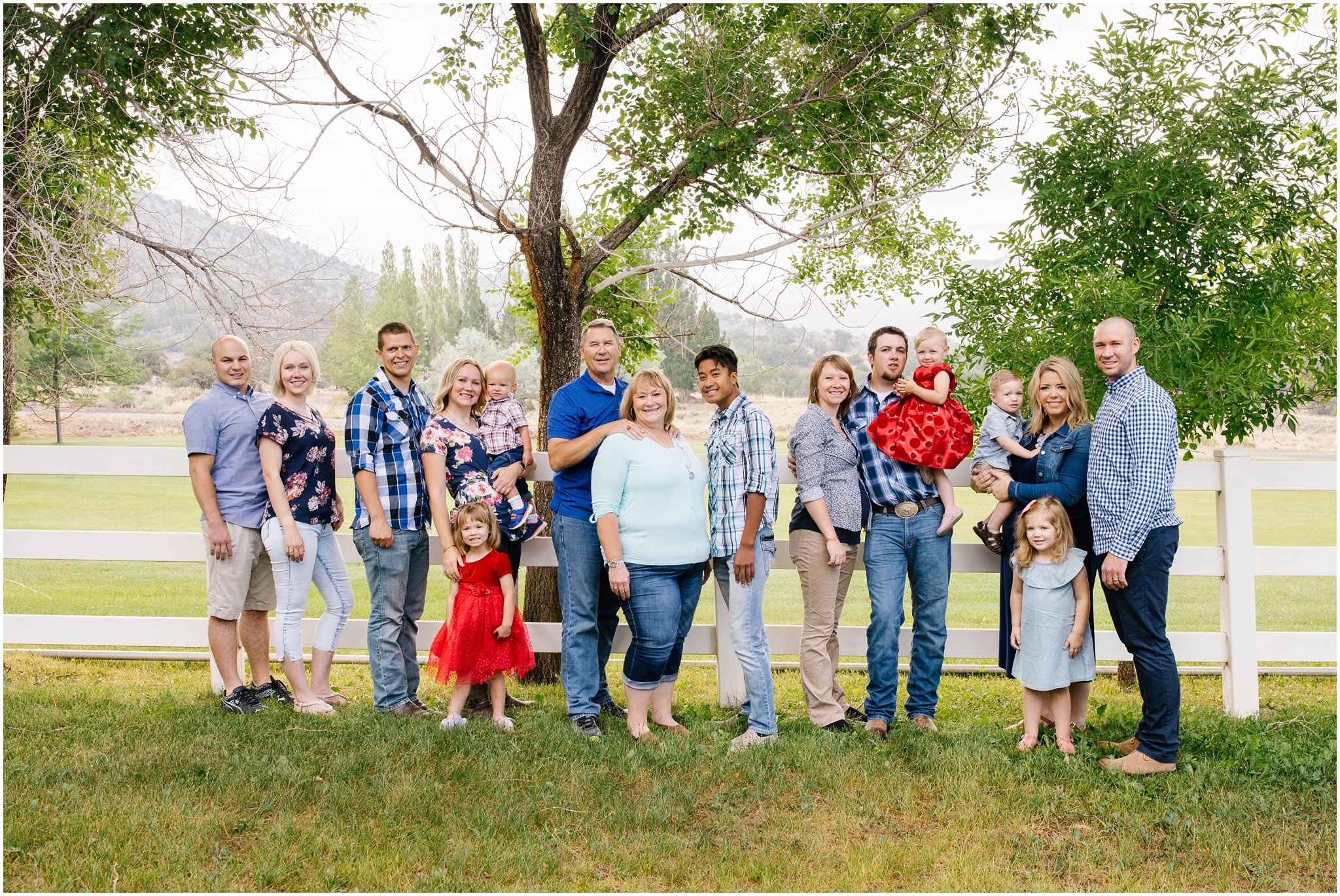 Brinkerhoff-13_Lizzie-B-Imagery-Utah-Family-Photographer-Central-Utah-Photographer-Utah-County-Extended-Family-Session.jpg