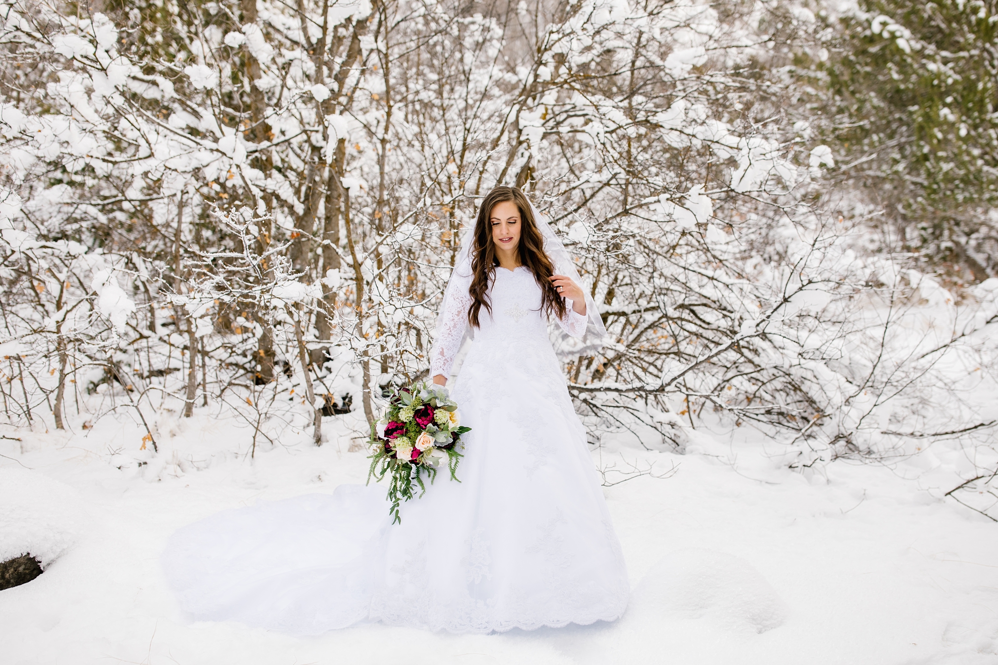 SSBridals-60_Lizzie-B-Imagery-Utah-Wedding-Photographer-Logan-Temple-Logan-Canyon-Mountain-Horse-Session.jpg