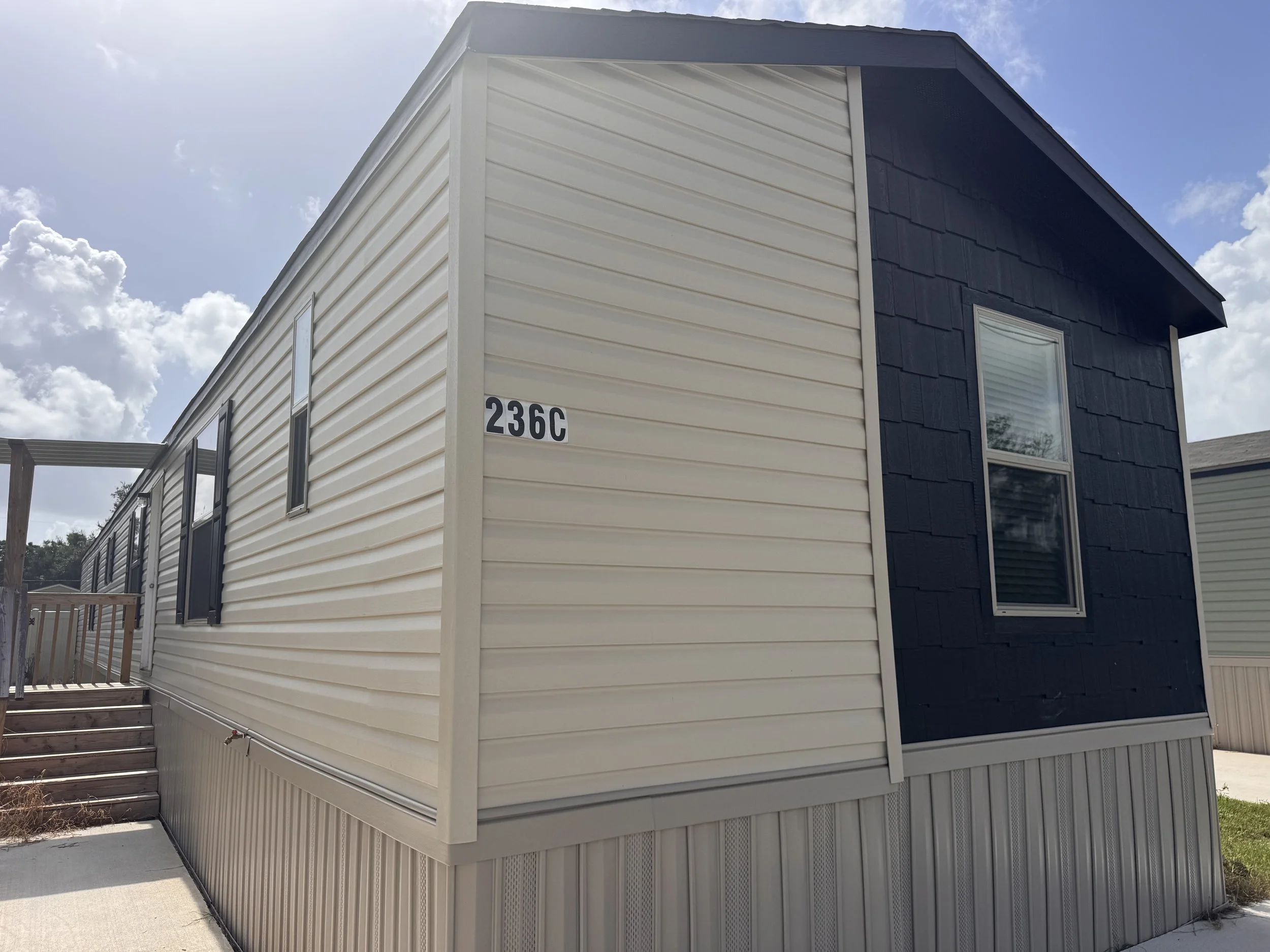 236 FRONT OF UNIT.JPG