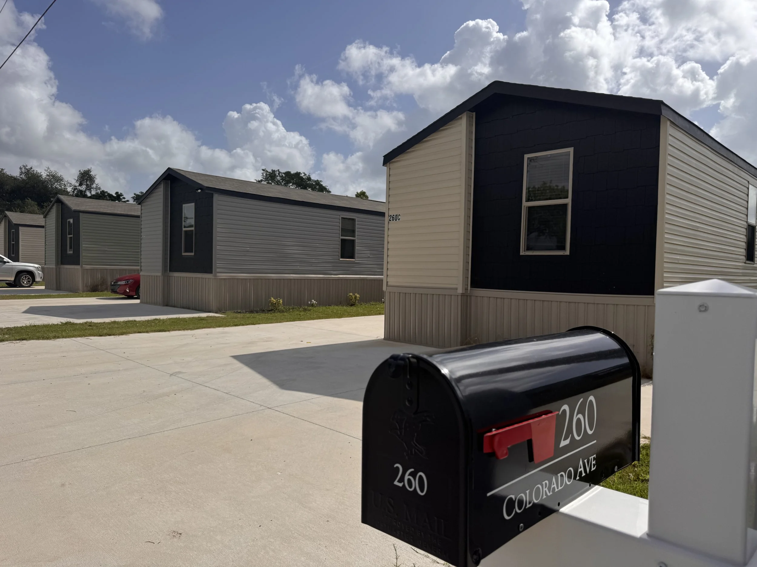 260C MAILBOX.JPG